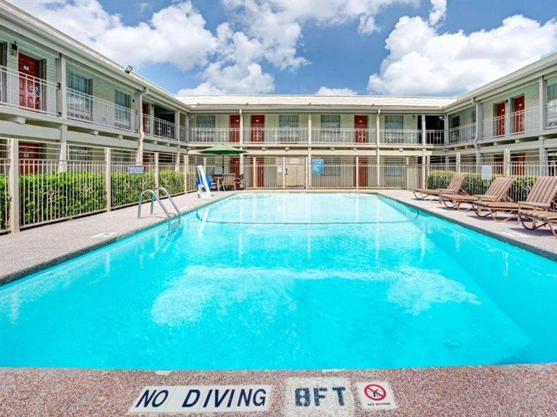Hotel Travelodge By Wyndham North Richland Hills/dallas/ft Worth 2*
