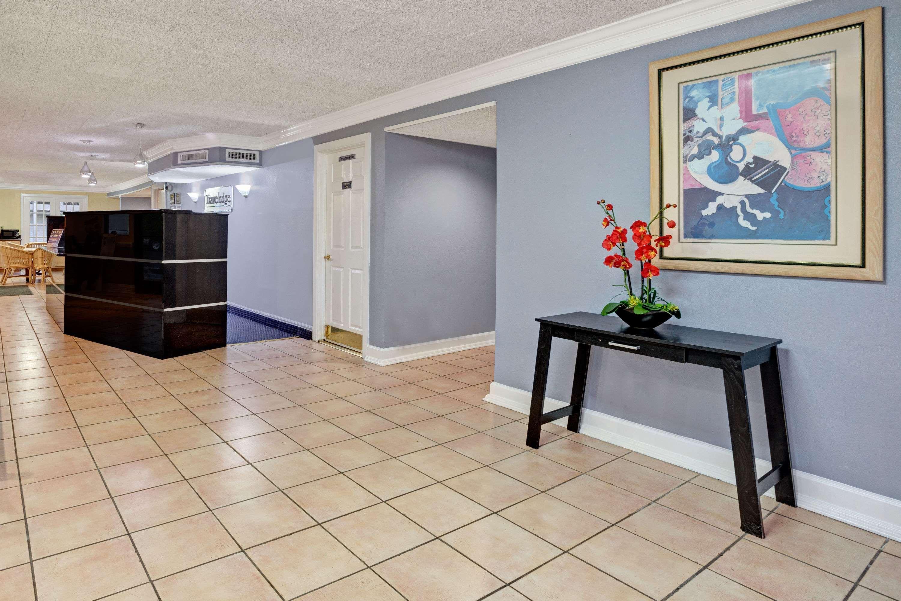 Travelodge By Wyndham North Richland Hills/dallas/ft Worth