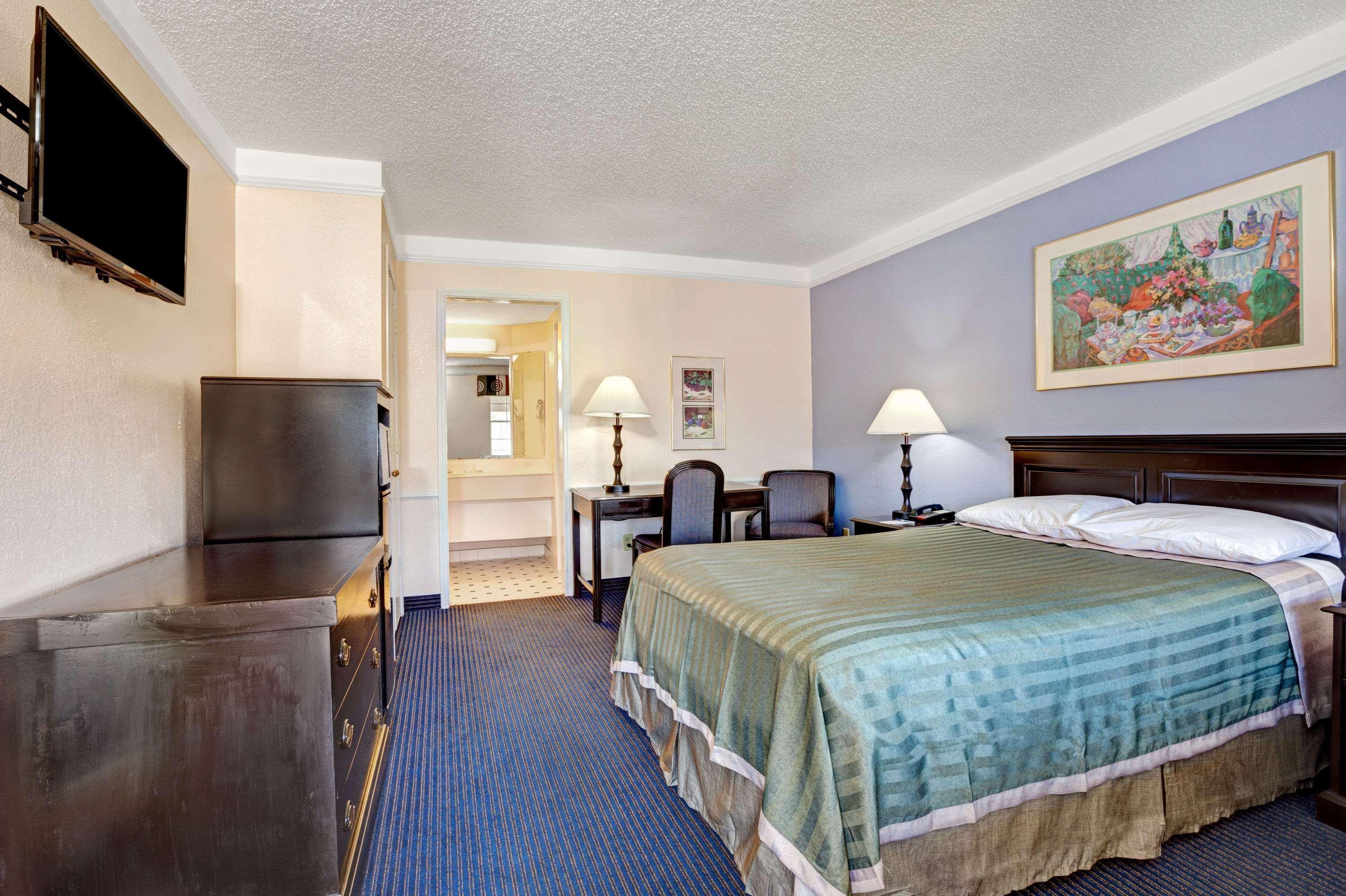 Travelodge By Wyndham North Richland Hills/dallas/ft Worth Hotel